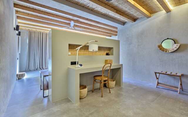 Monogram Travel Paros
