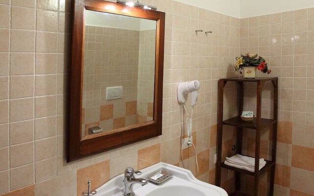 Antico Casale Fra Marche E Umbria