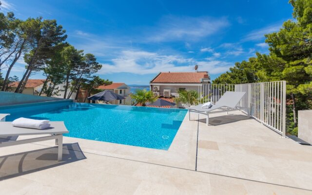 Villa MT Brela
