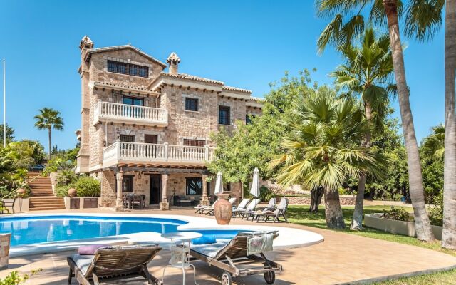 Cubo's Villa Dos Reyes