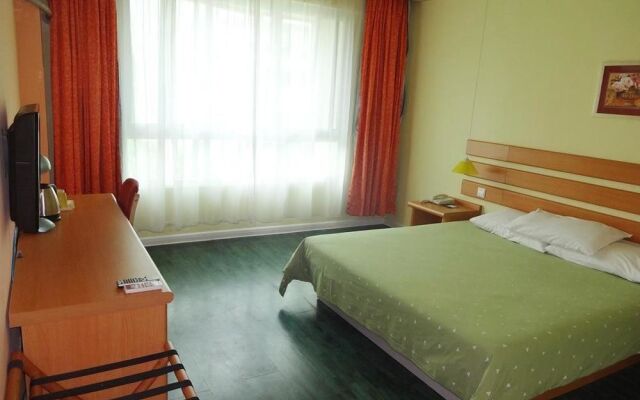 Home Inn Sanya Jiefang Third Road Pedestrian Street