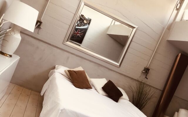 Loft Navigli with Private Garden