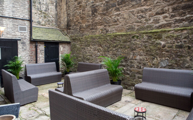 Edinburgh Castle Apartments and Suites