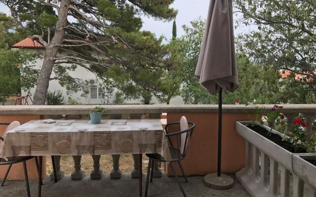 Apartments Dadić near Pebble Beach Jaz