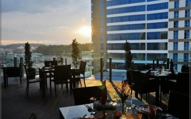 Courtyard Hotel @ 1Borneo