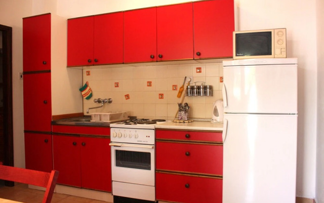 Dora Apartments