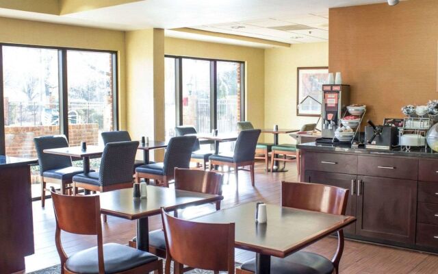 Four Points by Sheraton Greensboro Airport