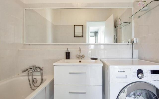 Flat w terrace parking and beautiful view in Villeneuve-Loubet - Welkeys