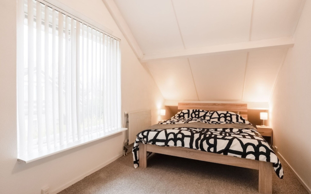 Lush Bungalow in Beek Gem Montferl& with Hot Tub