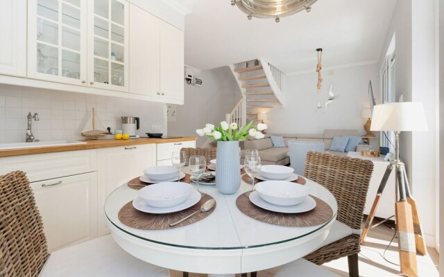 Four Seasons Apartment by Renters