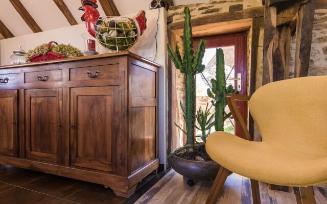 Spacious Holiday Home in Altillac with Private Pool