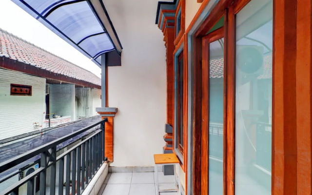 Townhouse Oak Legian Near Legian Beach Formerly Sayang Maha Merta