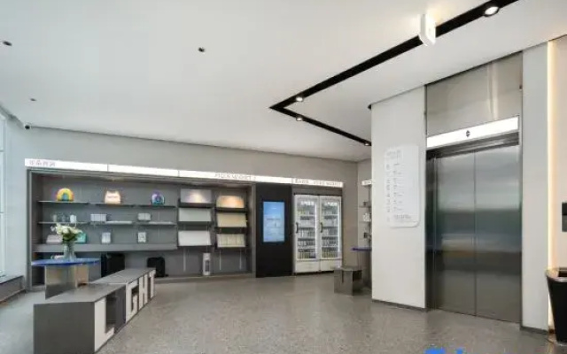 Wuhan HanKou Station South Square Light Residence Hotel