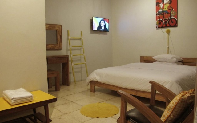 Jeng Tini Guest House – Guest Rooms – Bogor