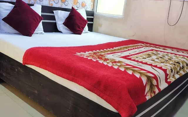Hotel Gayatri palace Vrindavan