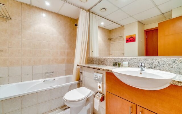 1 Bedroom Apartment Greens