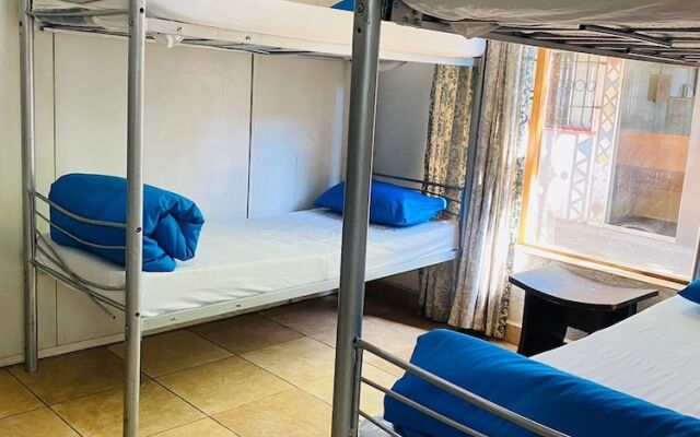 Rosebank Lodge & Backpacker