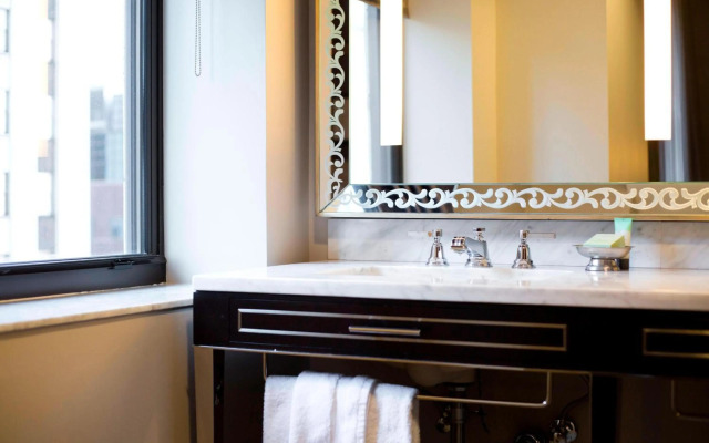 Ambassador Hotel Kansas City, Autograph Collection