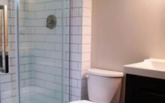 6 Bed Chalet w/ Hot Tub, Unit 8L