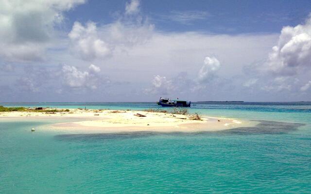 Mandhoo Inn