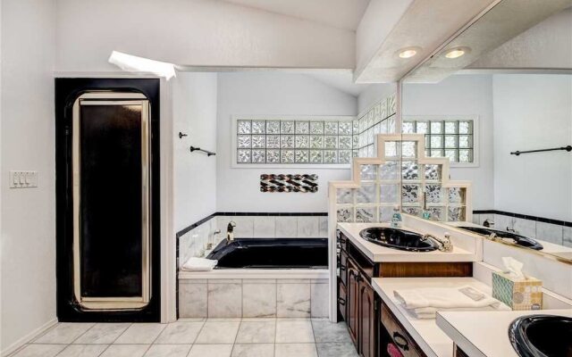 Southern Comfort - Three Bedroom Cabin