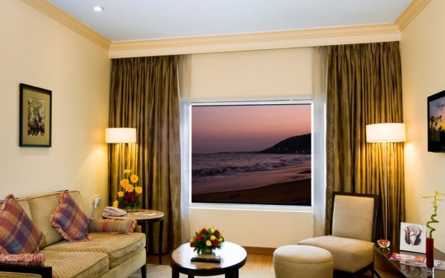 The Gateway Hotel Beach Road