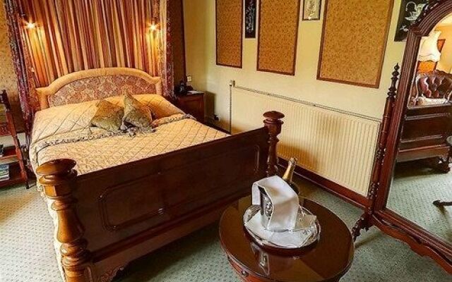 Wind In The Willows - Hotel