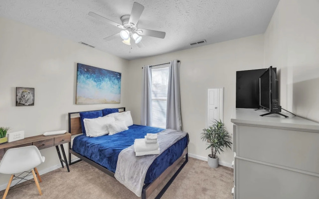 Cozy 2 Bedroom Getaway