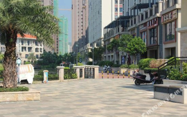 Qiansu Light Luxury Apartment (Daxiwan West District Country Garden Feicuishan)