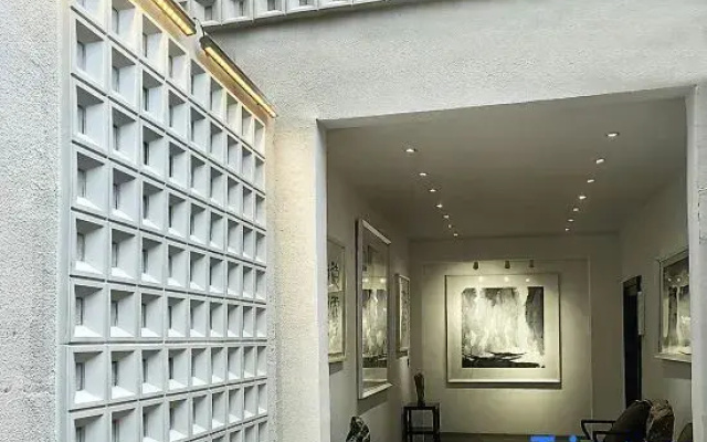 Wan Fenglin Xijing Art Inn