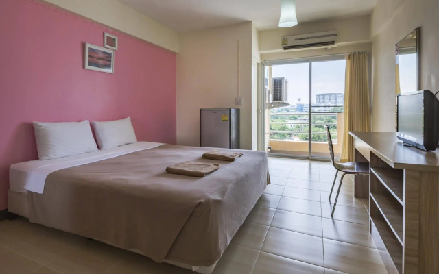 Gems Park Apartment