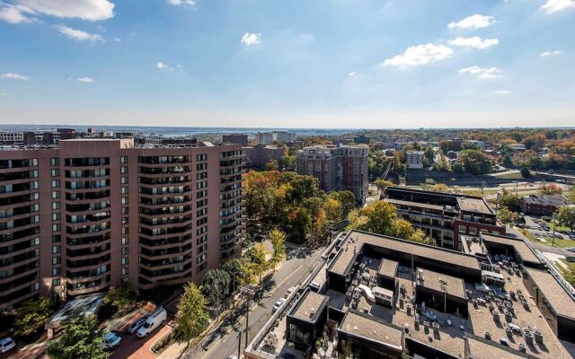 Global Luxury Suites in Rosslyn