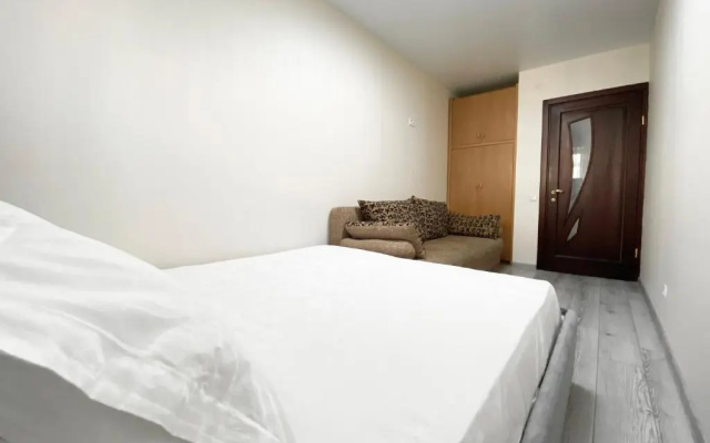 2-bedroom Lux Most City Area Nebereznaya Riv'era