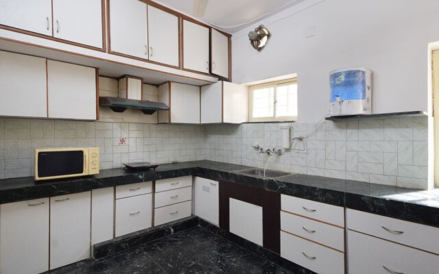 OYO Home 11874 Cozy 3BHK Goverdhan Villas