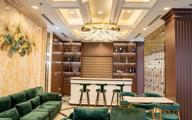 Luxury Hotel