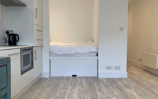 Bright Studio in Earl's Court