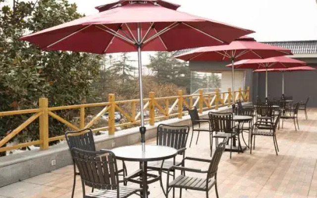 Ze Lin Hill-view Hotel