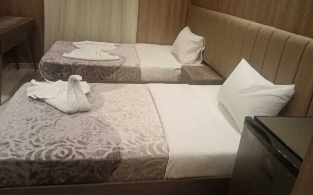 Rotana Palace Suites