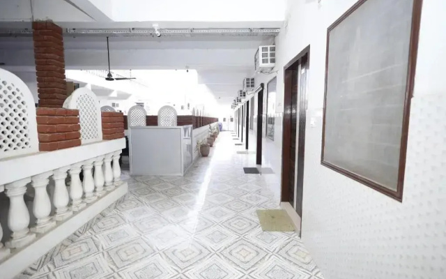Hotel K Fort by OYO Rooms