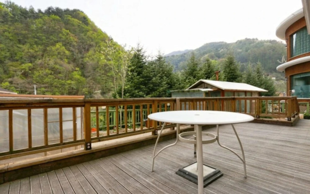 Gapyeong Top Pension