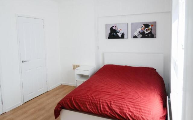 Super Modern 2BD City Center Apartment Belfast