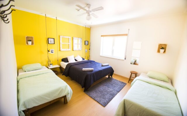 Pineapple Surf House - Hostel