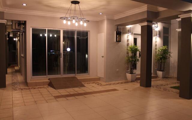 Ian's De Splendid Home