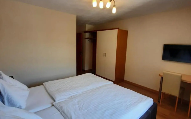 Pension Kreuzinger, 5310 Tiefgraben