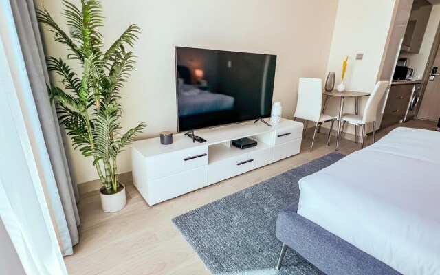 Fancy Studio in Al Jaddaf - MHH