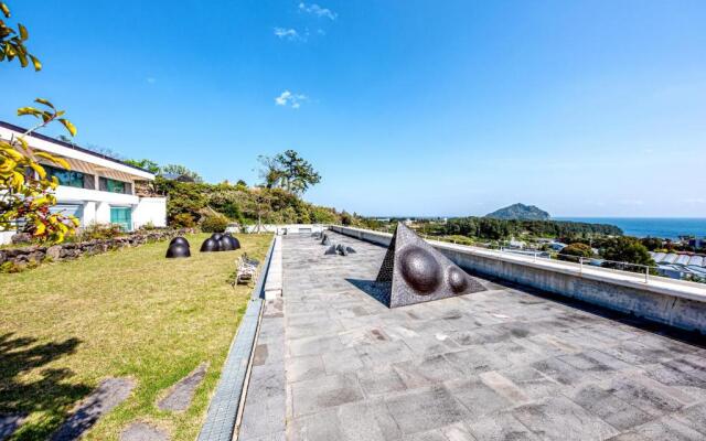 Jeju Bom Museum Stay