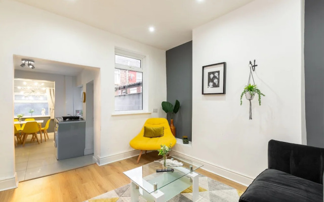 Lush Apartments 4 Bedroom House - Gilroy