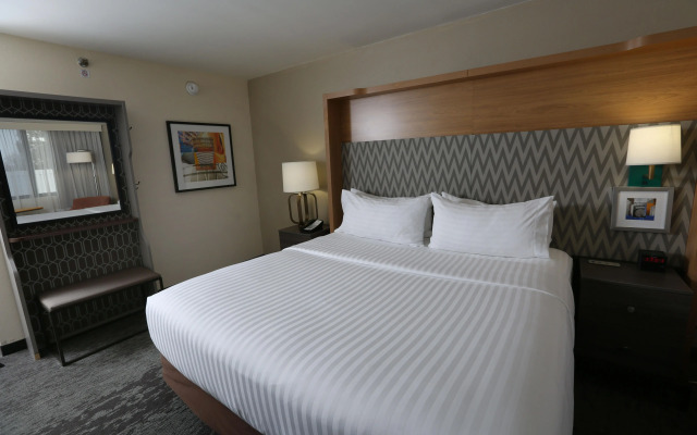 Holiday Inn Chicago North Shore by IHG
