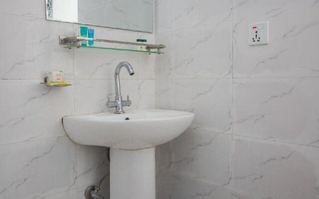 OYO 139 Hotel Sujata Inn