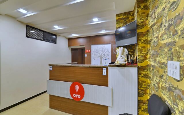 OYO 11523 Crown Club